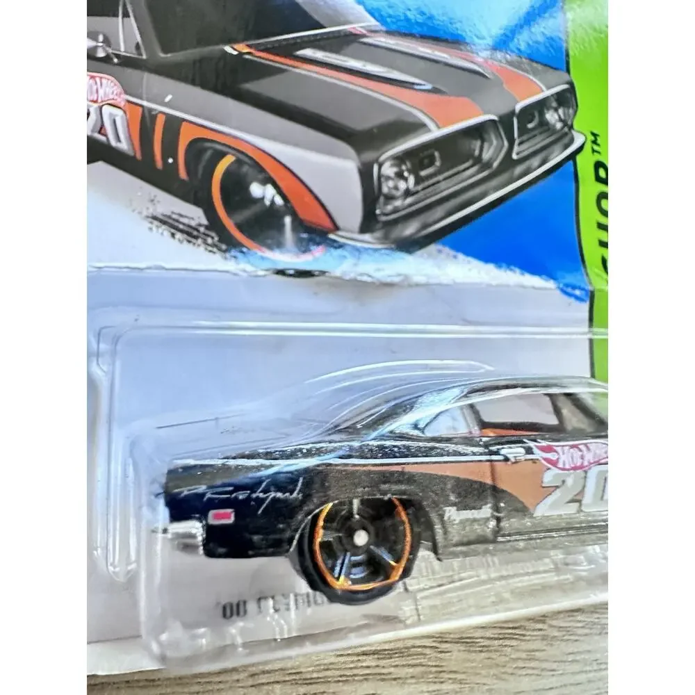 HOT WHEELS 1968 PLYMOUTH BARRACUDA FORMULA S 68 HW WORKSHOP #239/250 NEW H24